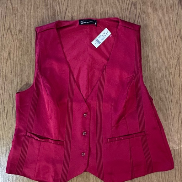 NWT New York & Company Vibrant Scarlet Red Satin Button Up Vest Size 16 - Picture 2 of 8
